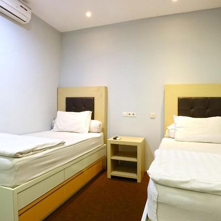 Oranje Gasthuis Hotel Surabaya Ngoại thất bức ảnh