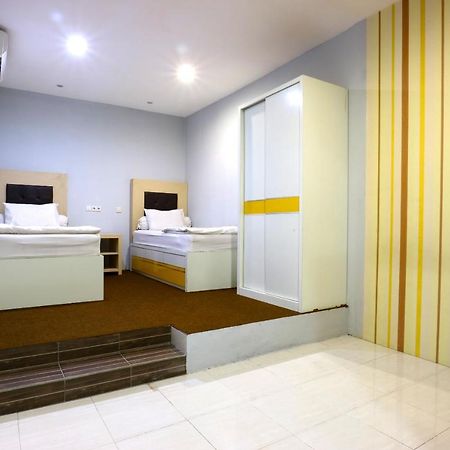 Oranje Gasthuis Hotel Surabaya Ngoại thất bức ảnh