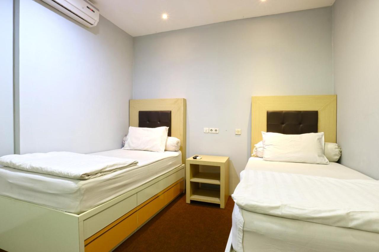 Oranje Gasthuis Hotel Surabaya Ngoại thất bức ảnh
